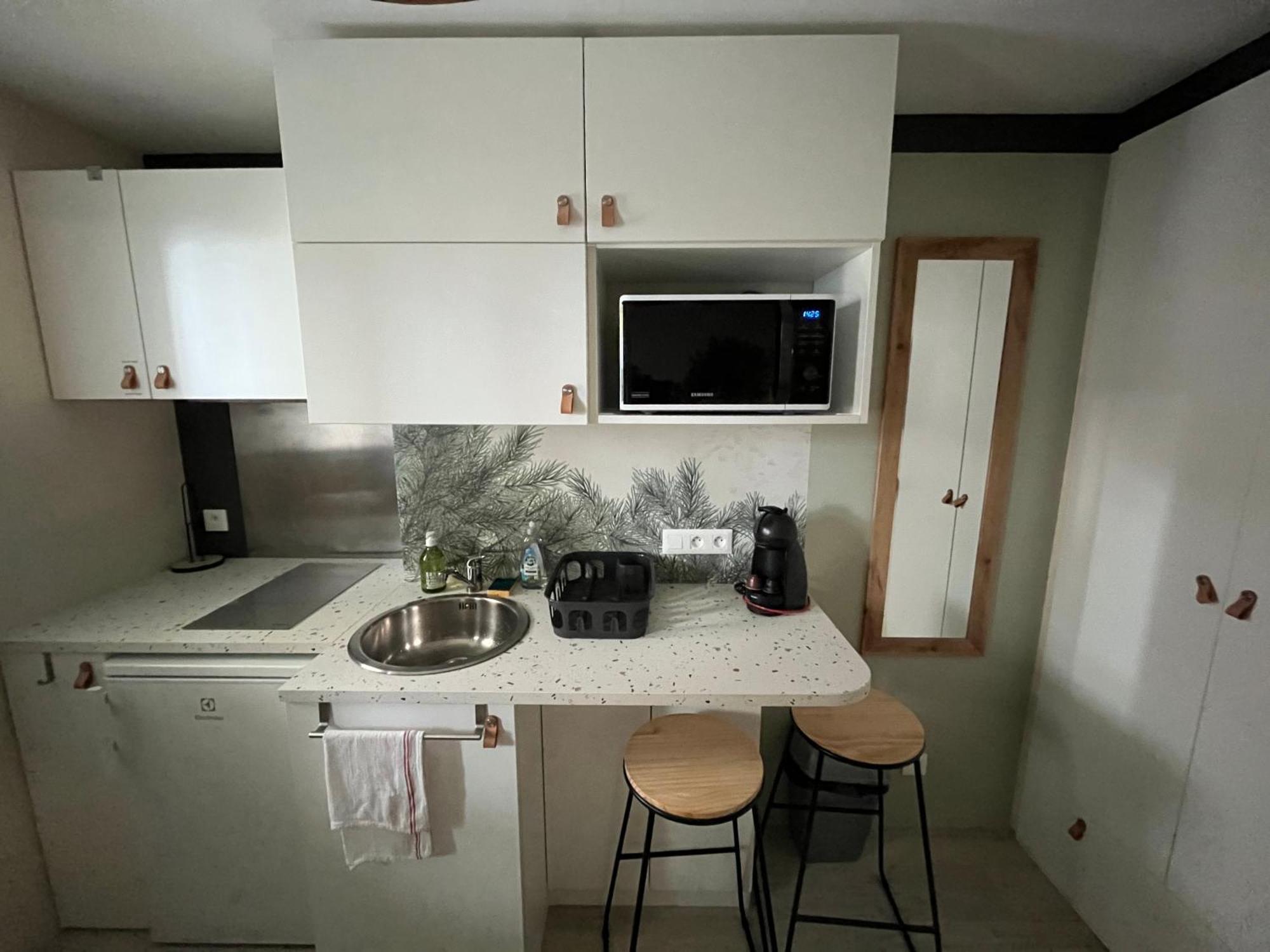 Petite Studette Bord De Appartement *